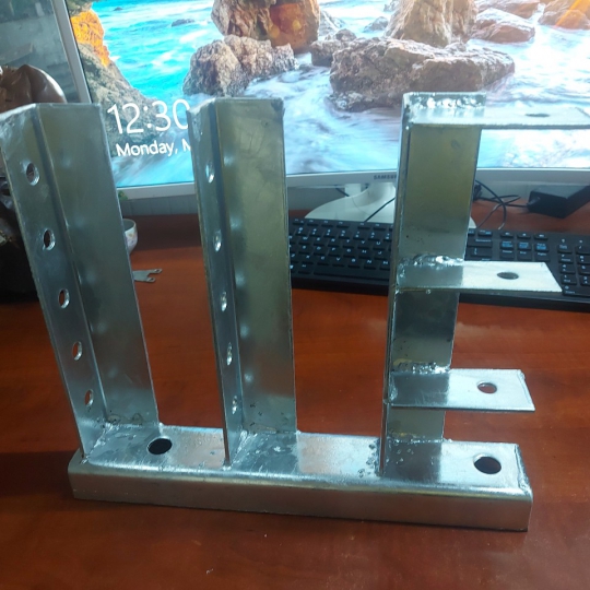 Giá treo cáp chữ E