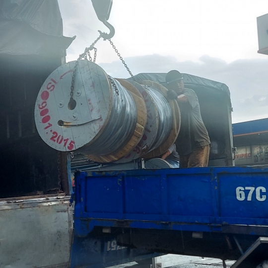 Cáp trần nứu trụ