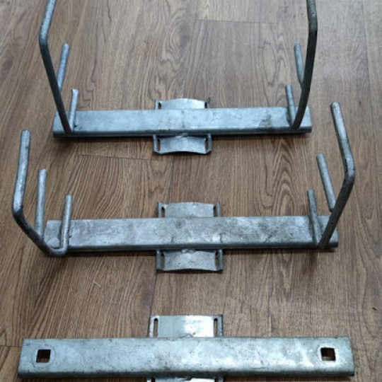 Gông treo cáp dự phòng