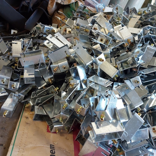 Kẹp U kín nước