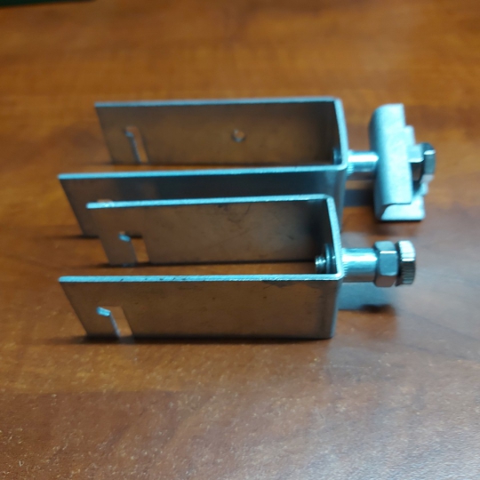 Kẹp U gắn pin năng lượng mặt trời